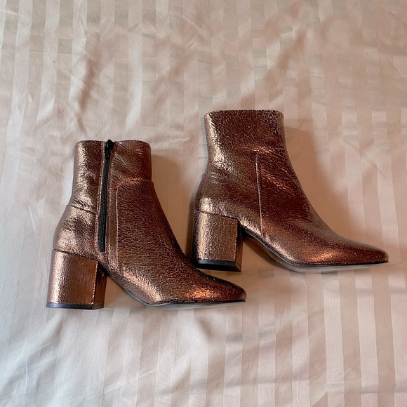 Steve Madden Shoes Nwot Metallic Copper Booties Size 6 Poshmark